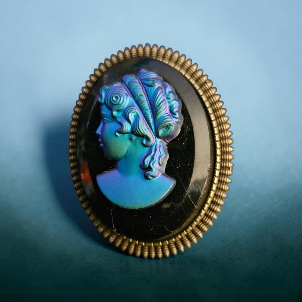 Vintage Iridescent Glass Cameo Brooch Gold Tone Teal Blue Goddess Victorian